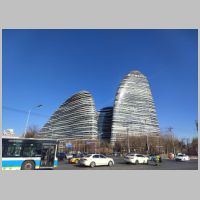 Beijing, Wangjing SOHO, photo CNHowey, Wikipedia,2.jpg